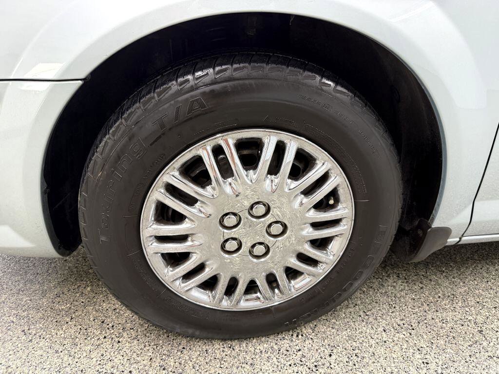 Used 2002 Chrysler Sebring LX image 29