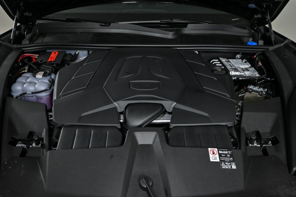 New 2025 Porsche Cayenne Coupe image 35