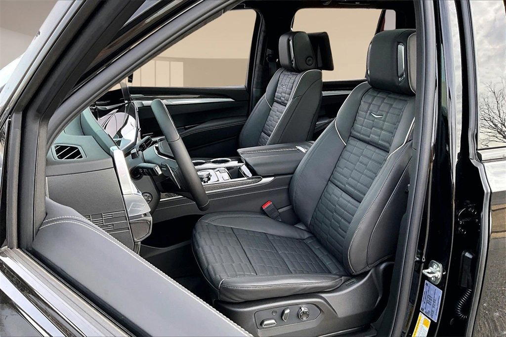 New 2026 Cadillac Escalade V w/ LPO, ONYX Package image 9