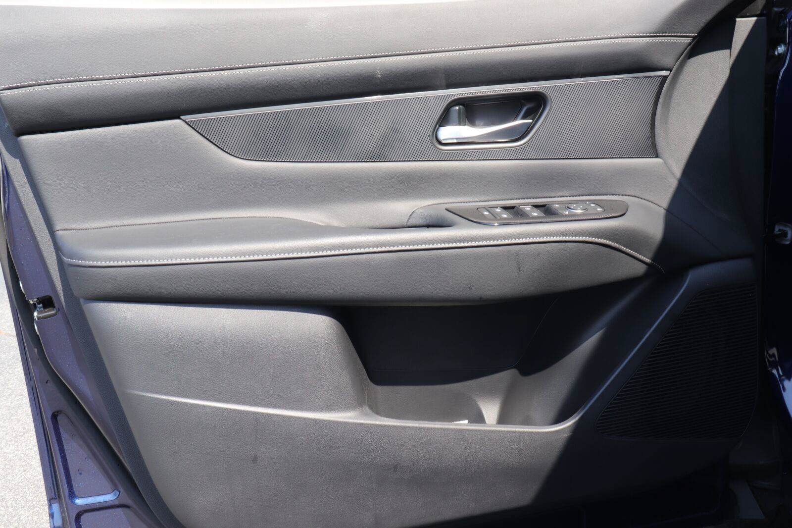 Used 2025 Nissan Murano SV AWD/4WD image 10