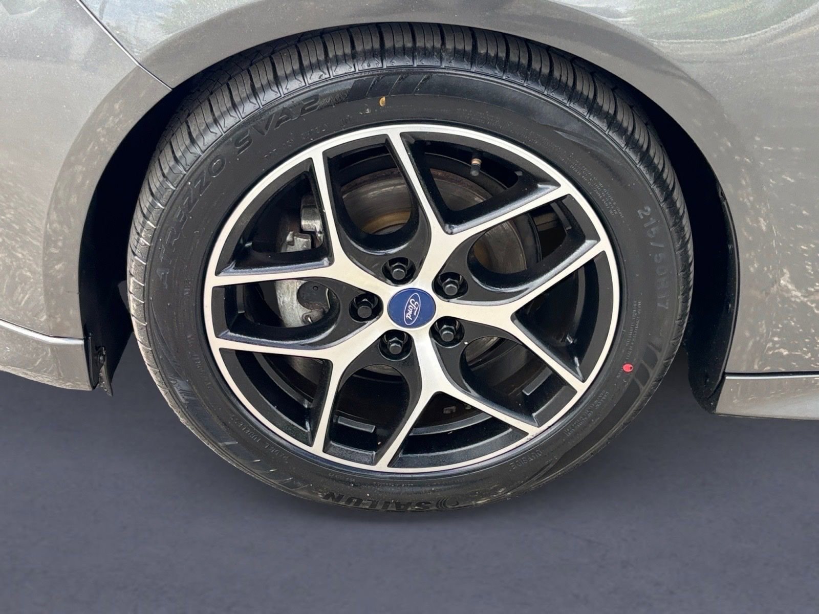 Used 2016 Ford Focus SE w/ SE Sport Package image 13