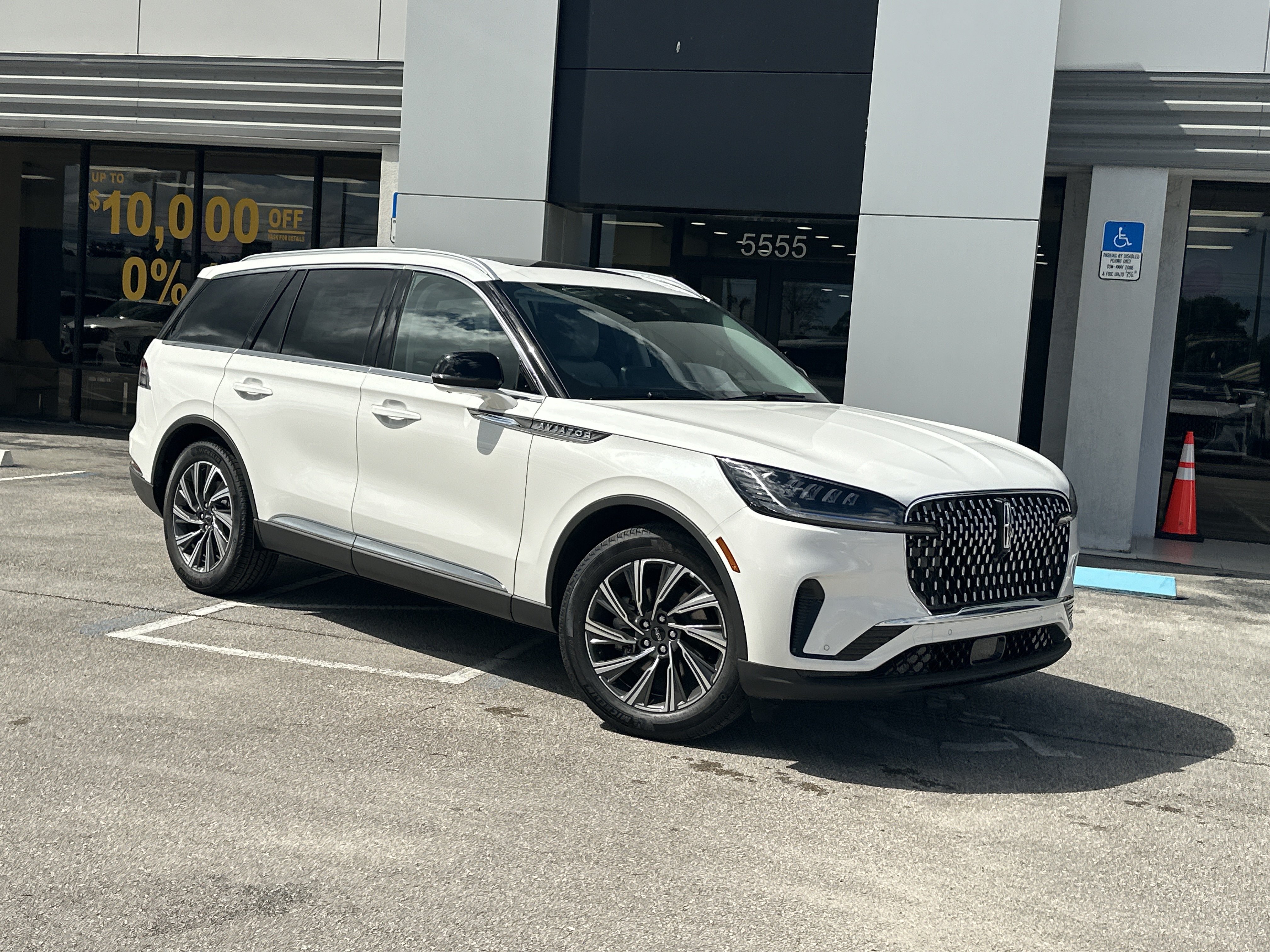 New 2026 Lincoln Aviator 2WD image 2