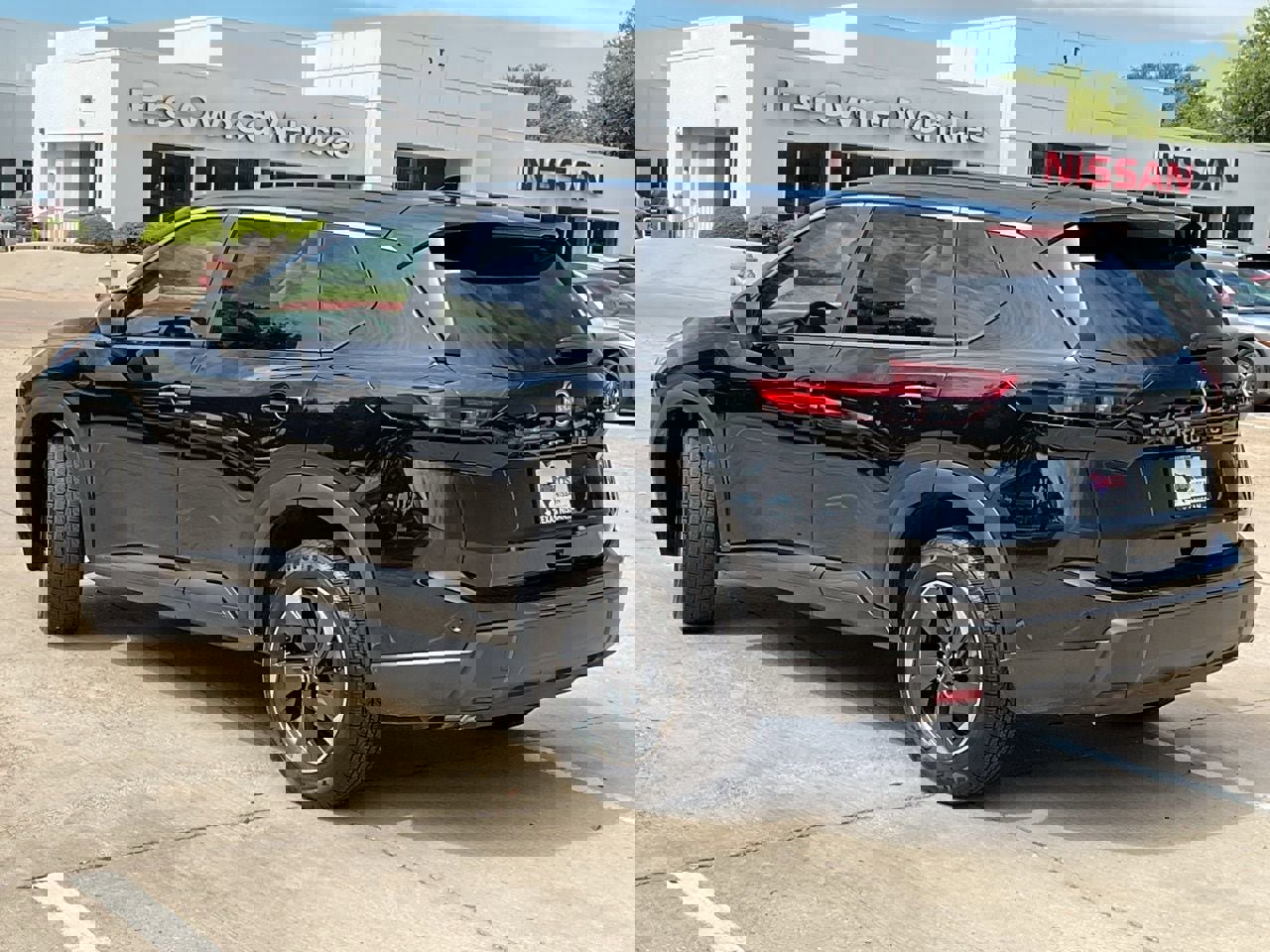 Used 2025 Nissan Rogue SV image 7