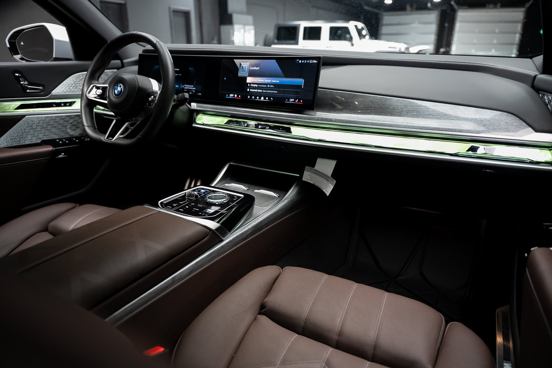 Used 2024 BMW i7 xDrive60 w/ Executive Package AWD/4WD image 58