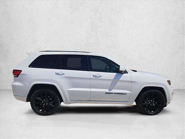 Used 2020 Jeep Grand Cherokee Altitude RWD image 12