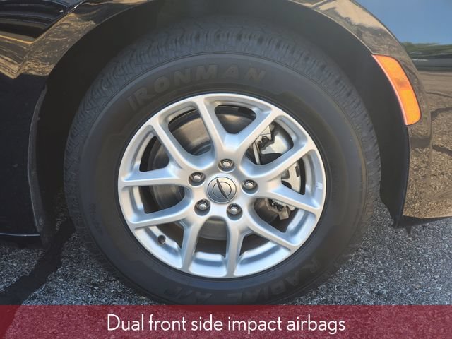 Used 2024 Chrysler Pacifica Touring-L FWD image 37
