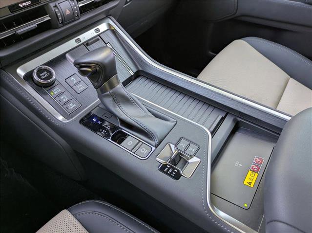 Used 2024 Lexus GX 550 image 12