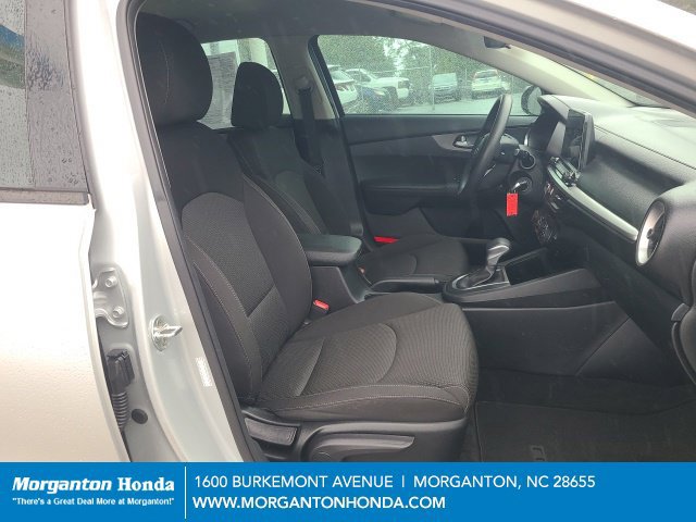 Used 2020 Kia Forte LXS FWD image 19