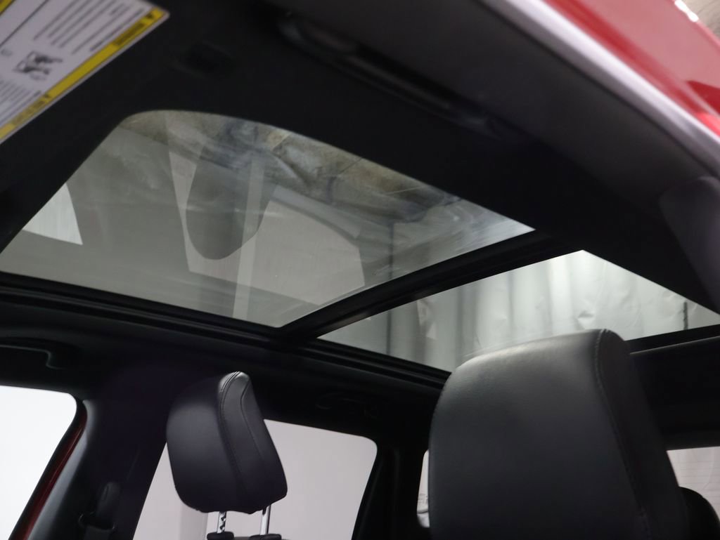 Used 2022 Jeep Compass Limited w/ (RED) Package image 36