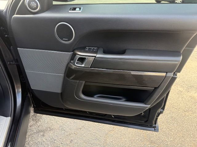 Used 2018 Land Rover Range Rover Sport HSE image 23