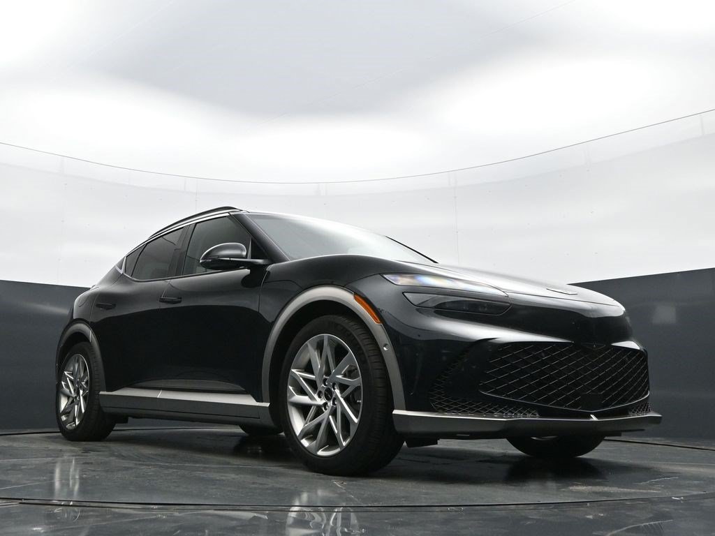 Used 2025 Genesis GV60 Advanced AWD/4WD image 32