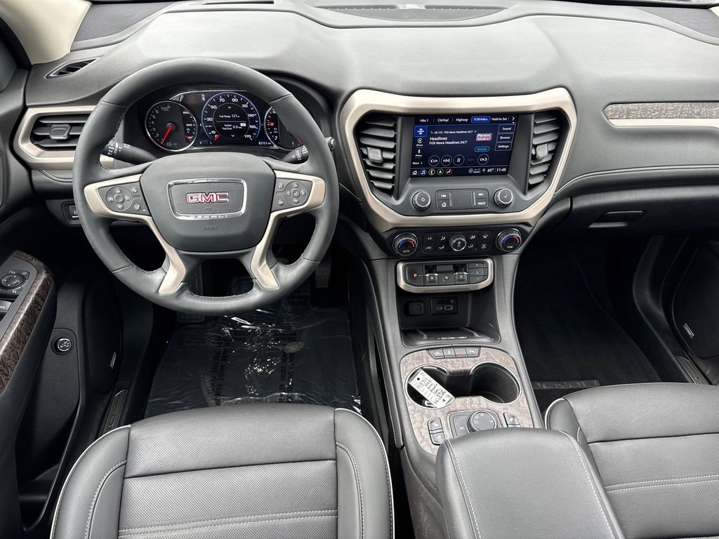 Used 2023 GMC Acadia Denali w/ Denali Technology Package image 24