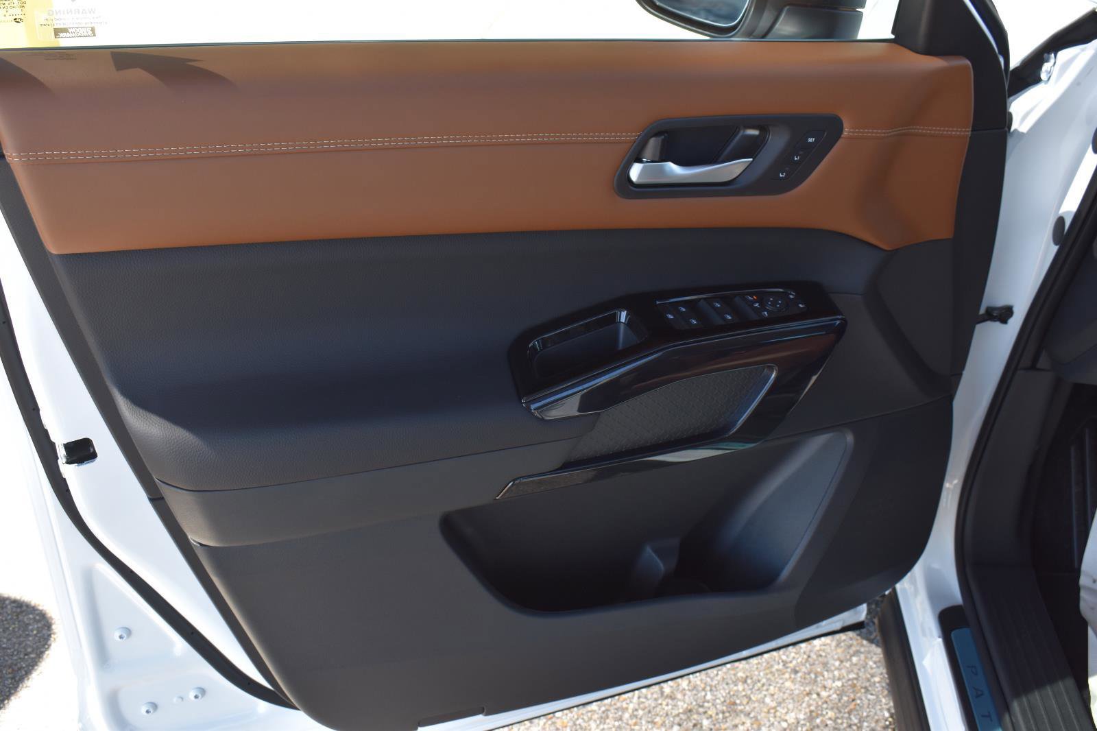 New 2026 Nissan Pathfinder Platinum image 22