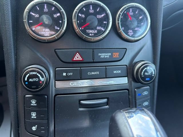 Used 2013 Hyundai Genesis 3.8 RWD image 31