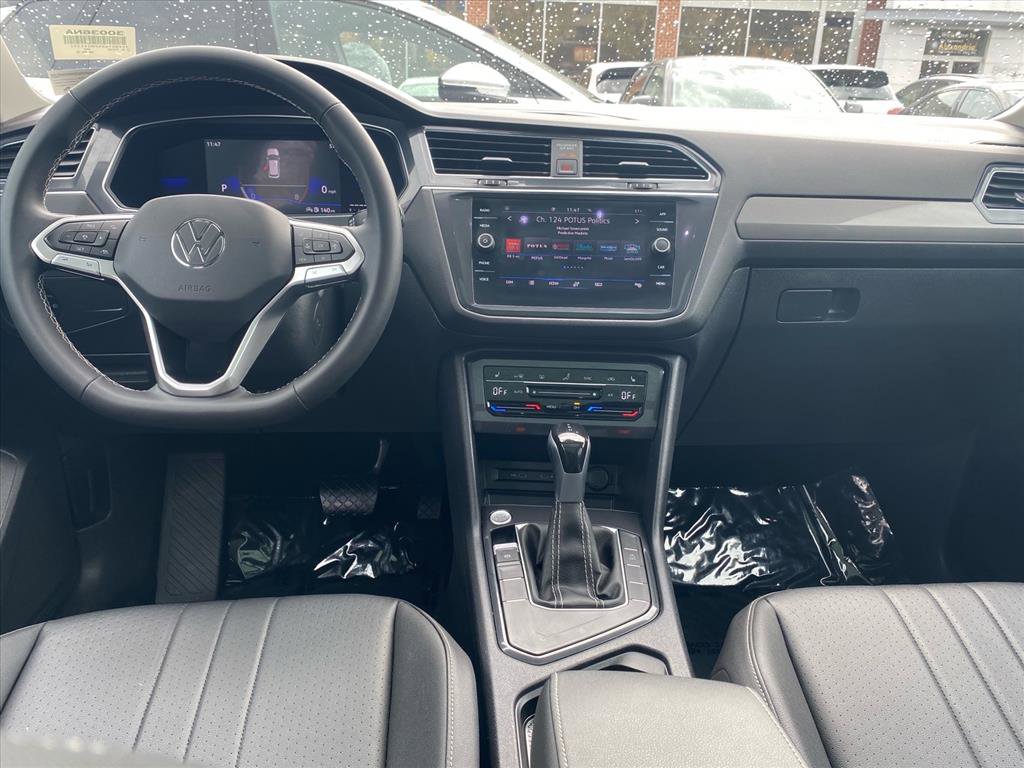 Certified 2023 Volkswagen Tiguan SE w/ Panoramic Sunroof Package image 8