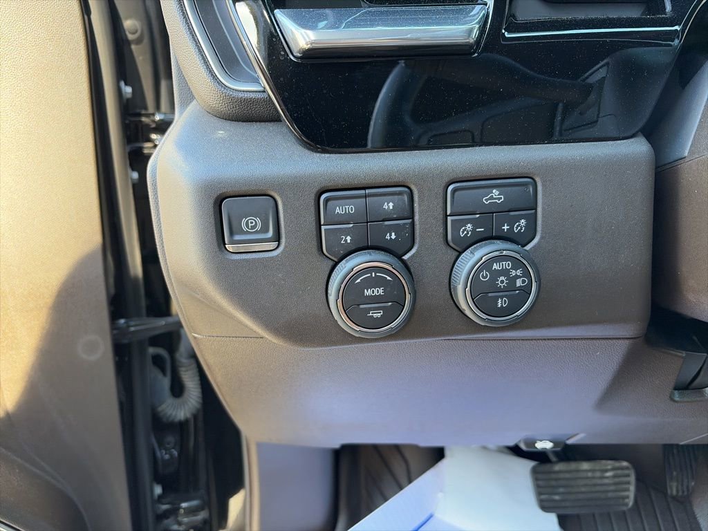 Used 2024 Chevrolet Silverado 1500 LT Trail Boss w/ Protection Package image 15