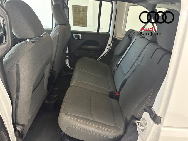 Used 2024 Jeep Wrangler Unlimited Sahara image 26