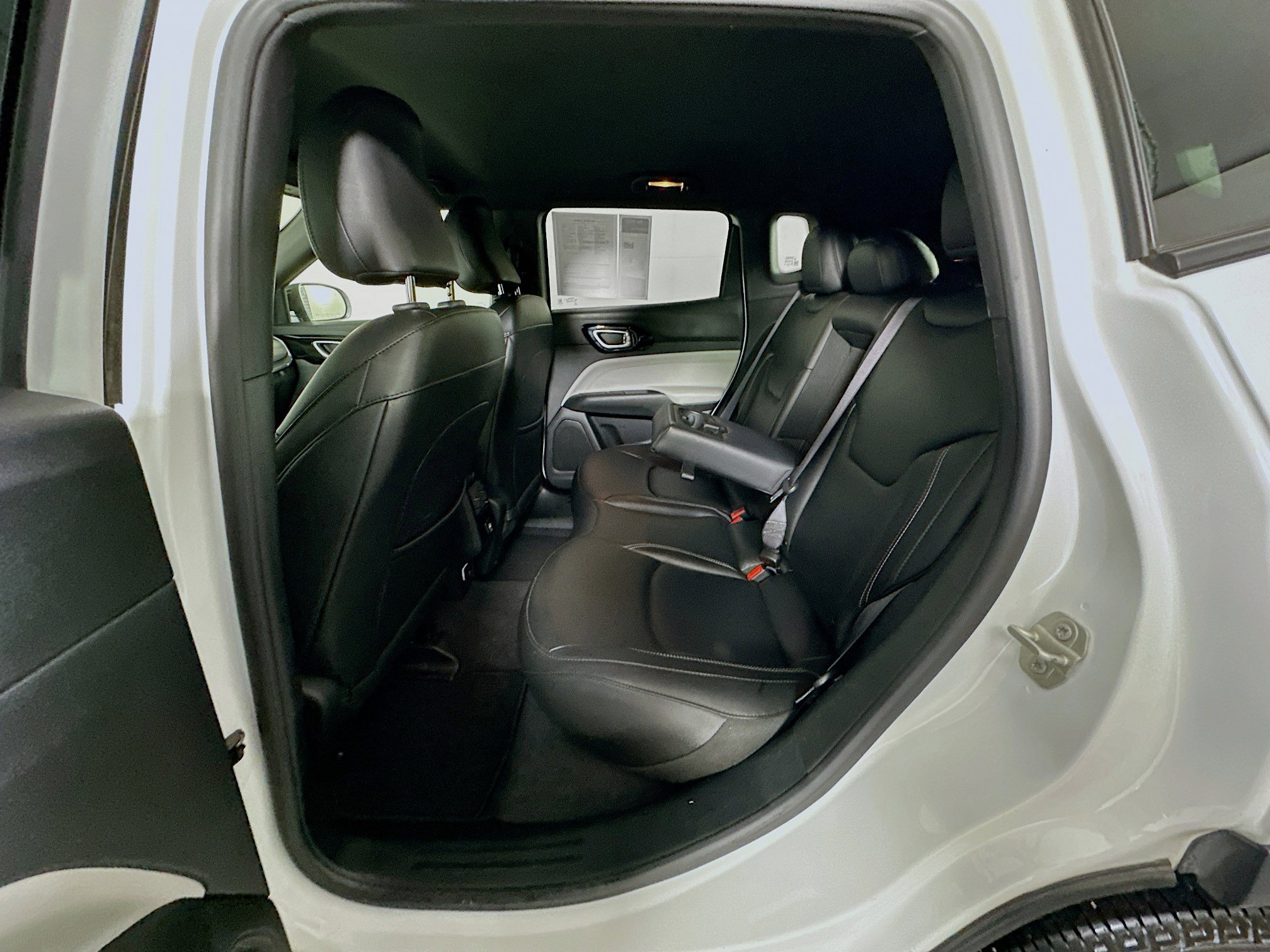 Used 2025 Jeep Compass Limited image 26