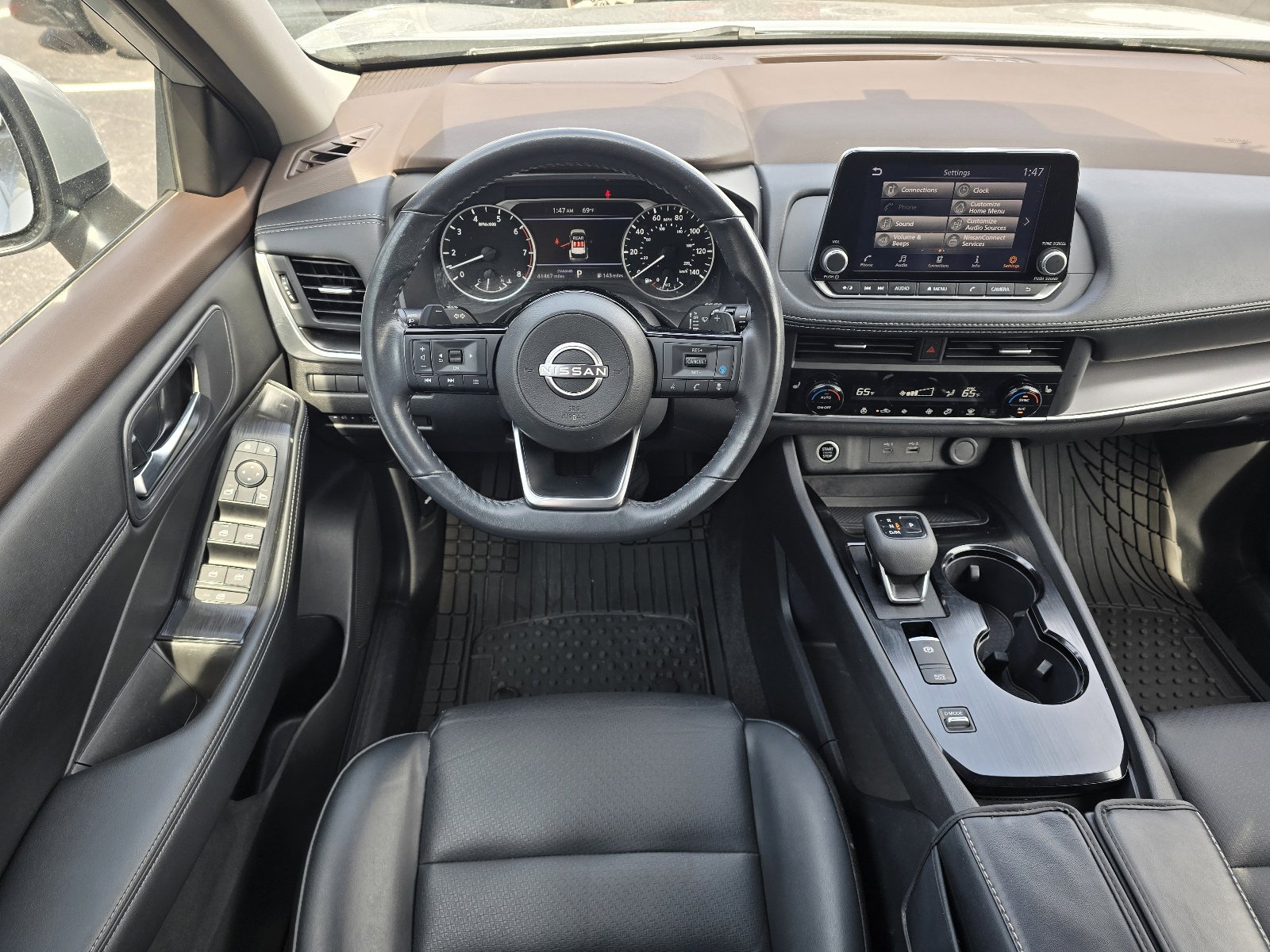 Used 2023 Nissan Rogue SV w/ SV Premium B Package image 13