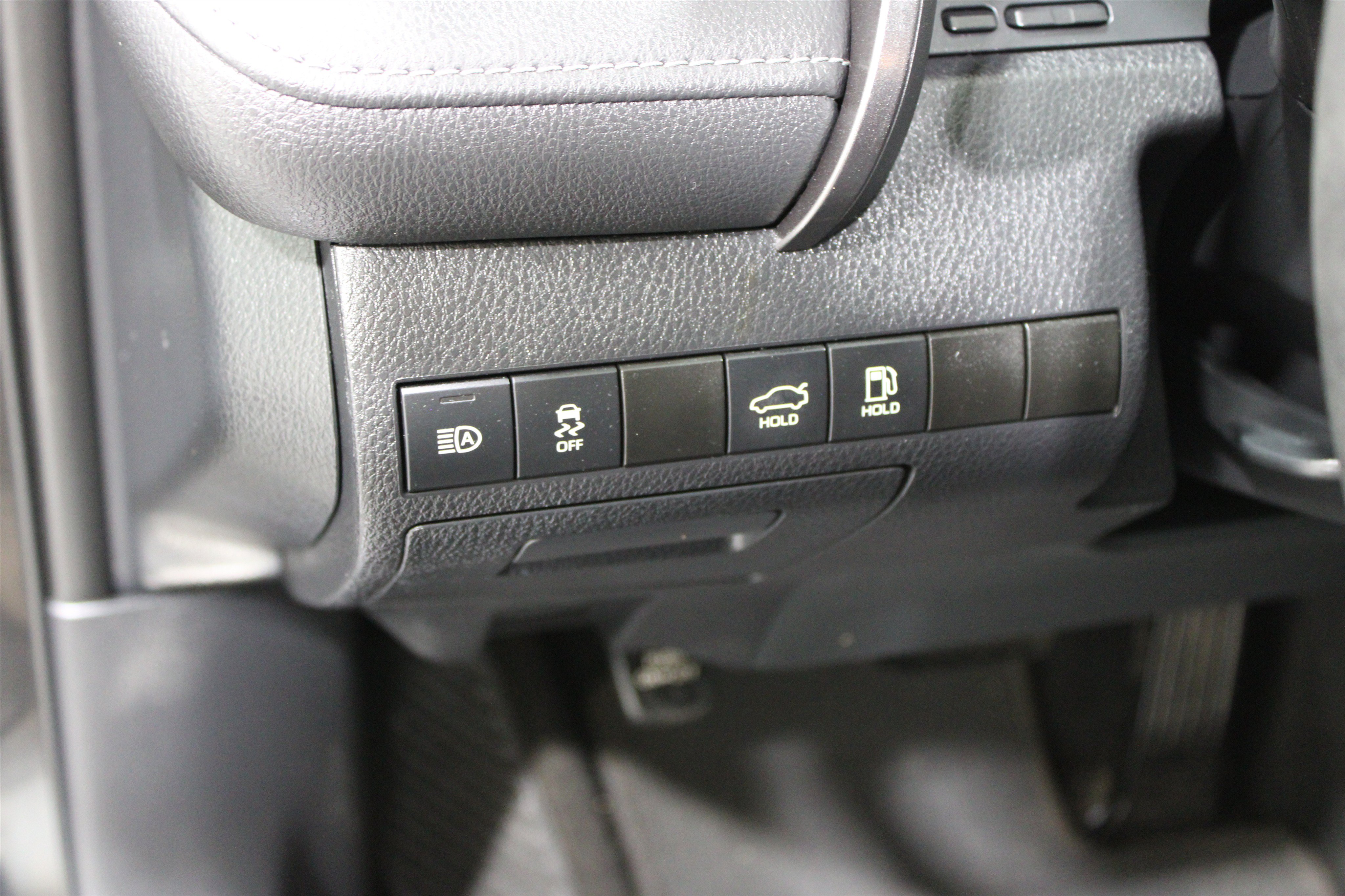Used 2020 Toyota Camry SE w/ Protection Package (Q2) FWD image 8