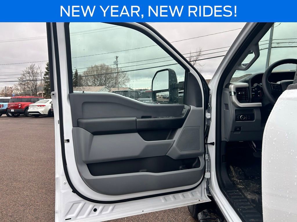 New 2026 Ford F250 XL w/ XL Chrome Package image 13