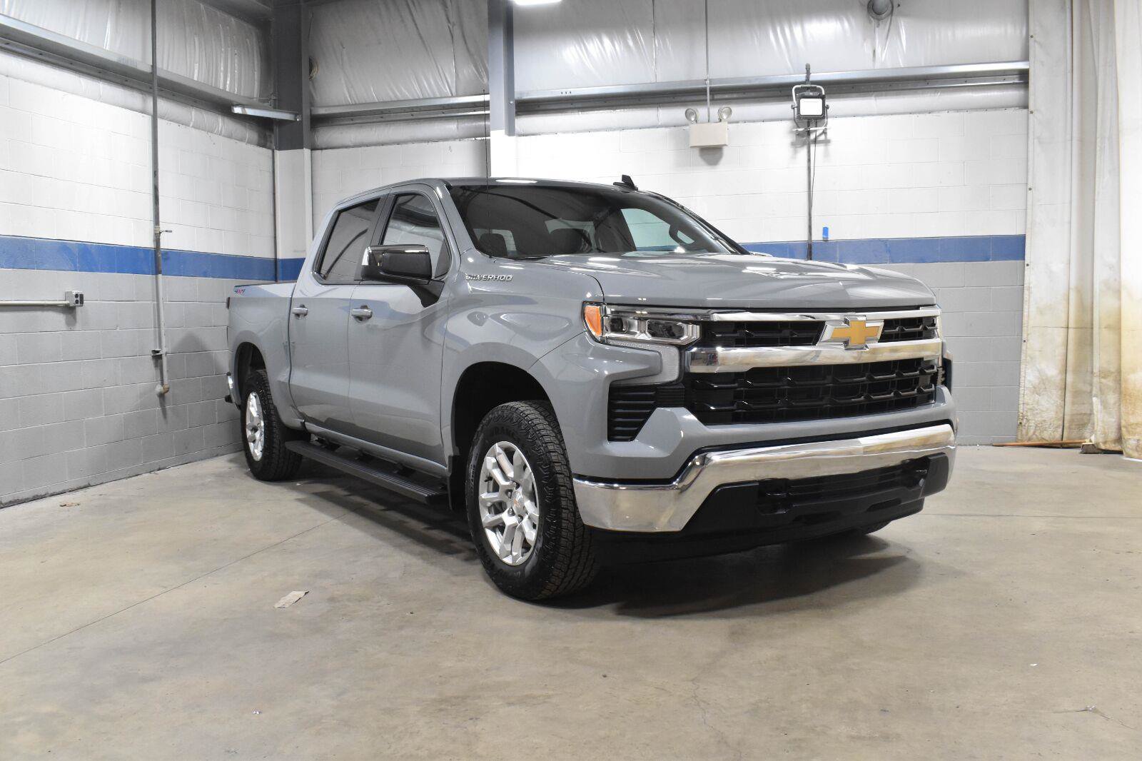 Used 2024 Chevrolet Silverado 1500 LT AWD/4WD image 26