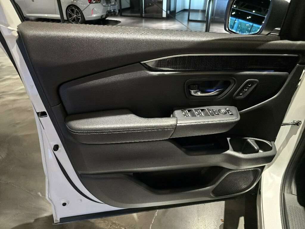 Used 2023 Honda Pilot Elite image 18