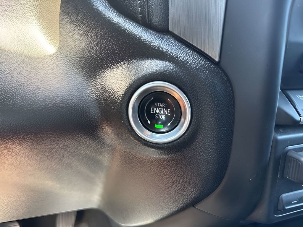 Used 2023 GMC Sierra 2500 Denali w/ Denali Ultimate Package image 25