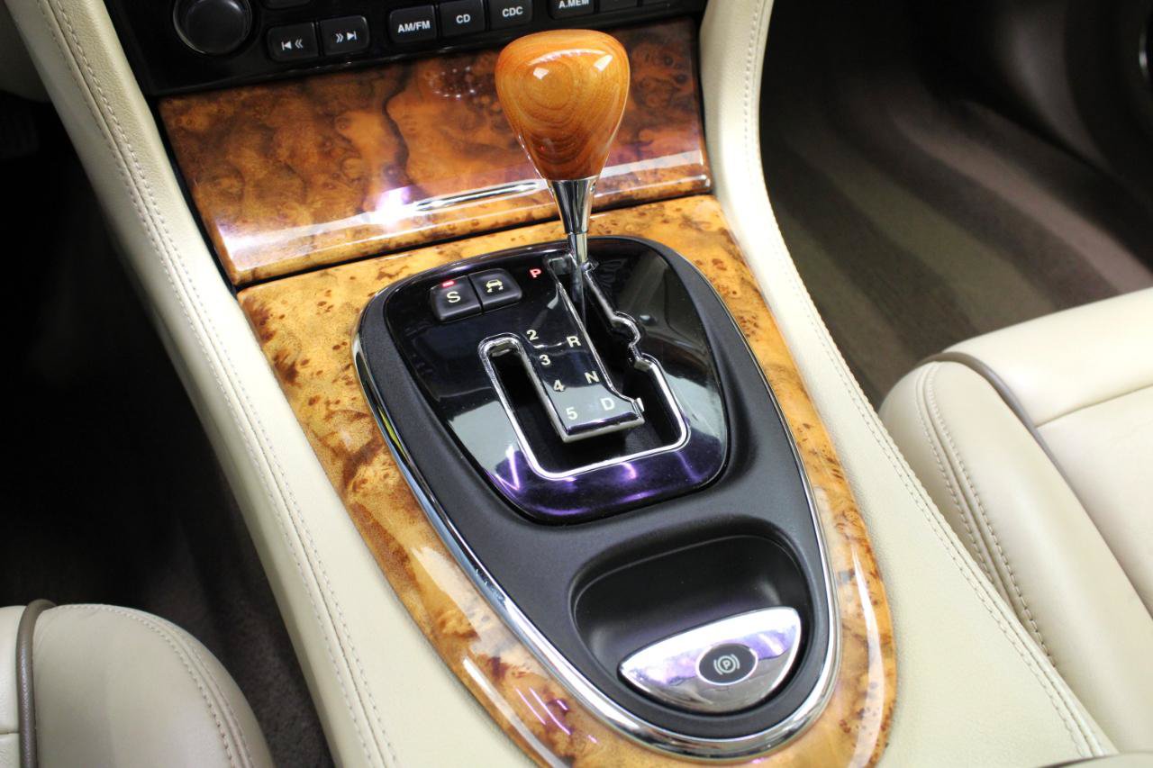Used 2005 Jaguar XJ Vanden Plas RWD image 69