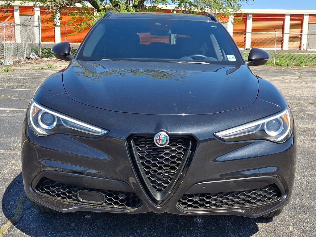 Used 2023 Alfa Romeo Stelvio Sprint image 8