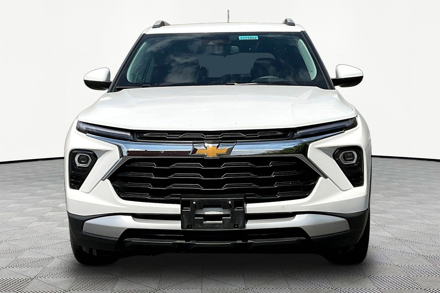 Used 2025 Chevrolet TrailBlazer LT FWD image 2