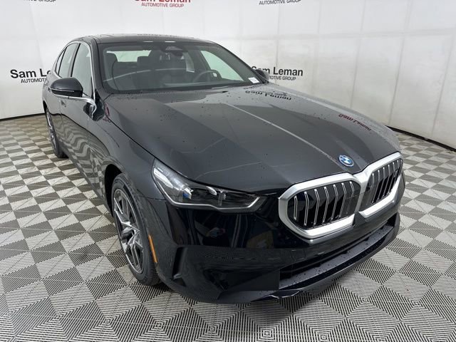 Used 2024 BMW i5 eDrive40i w/ Premium Package image 2
