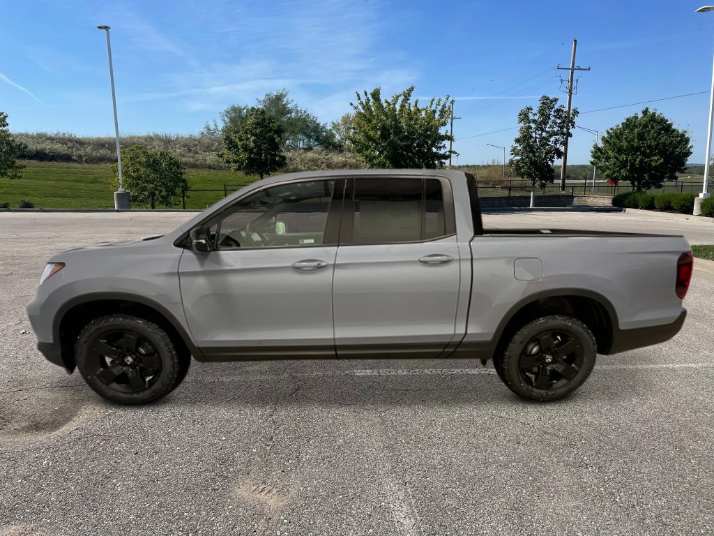 New 2026 Honda Ridgeline Black Edition image 2