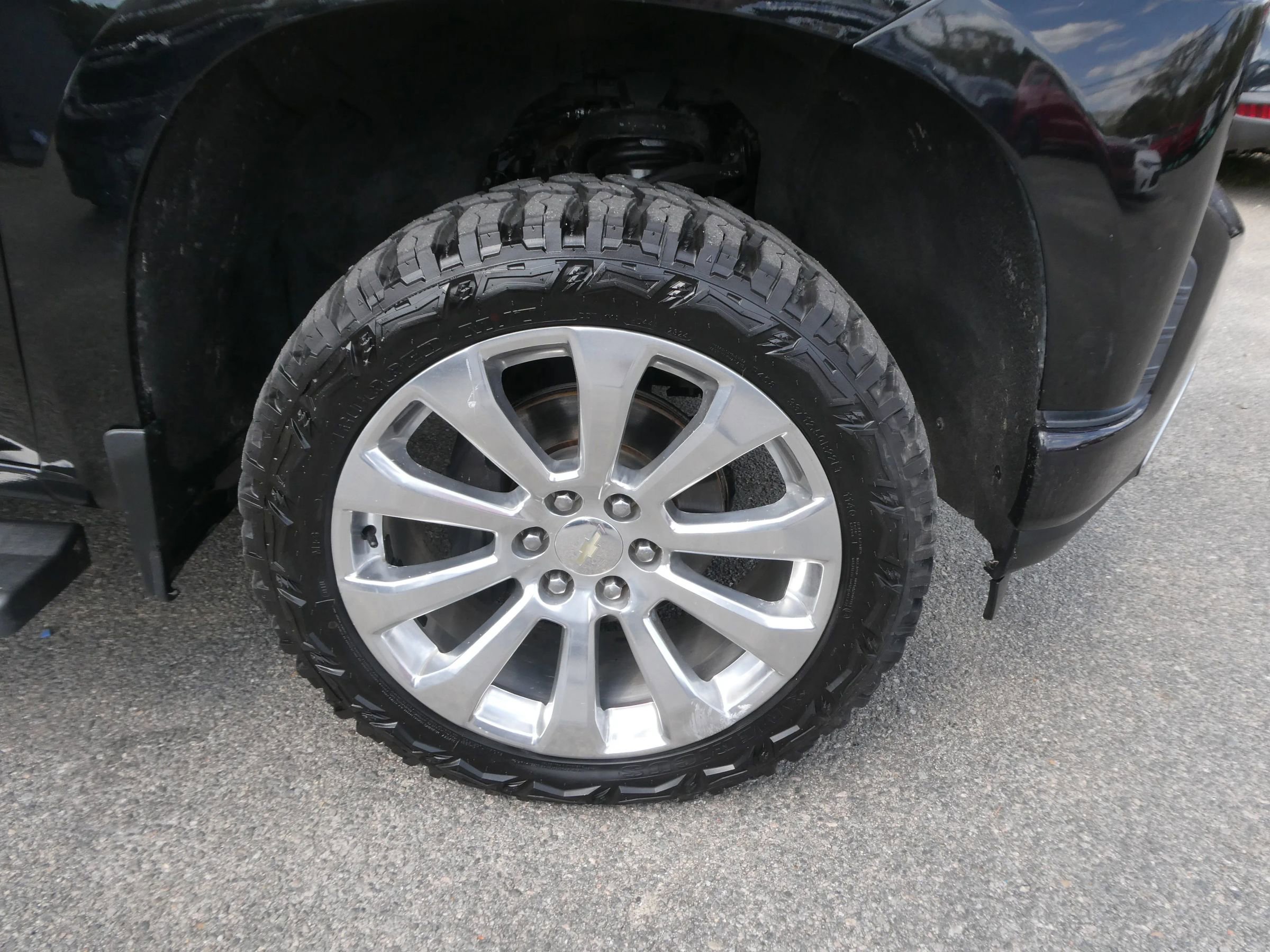 Used 2020 Chevrolet Silverado 1500 High Country w/ Technology Package AWD/4WD image 33