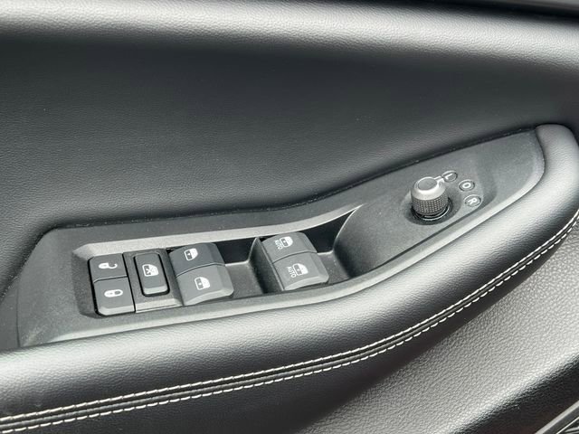 Used 2024 Jeep Grand Cherokee Altitude image 16