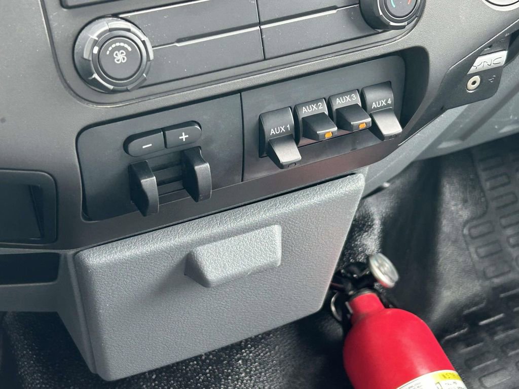 Used 2015 Ford F550 2WD Regular Cab Super Duty image 21