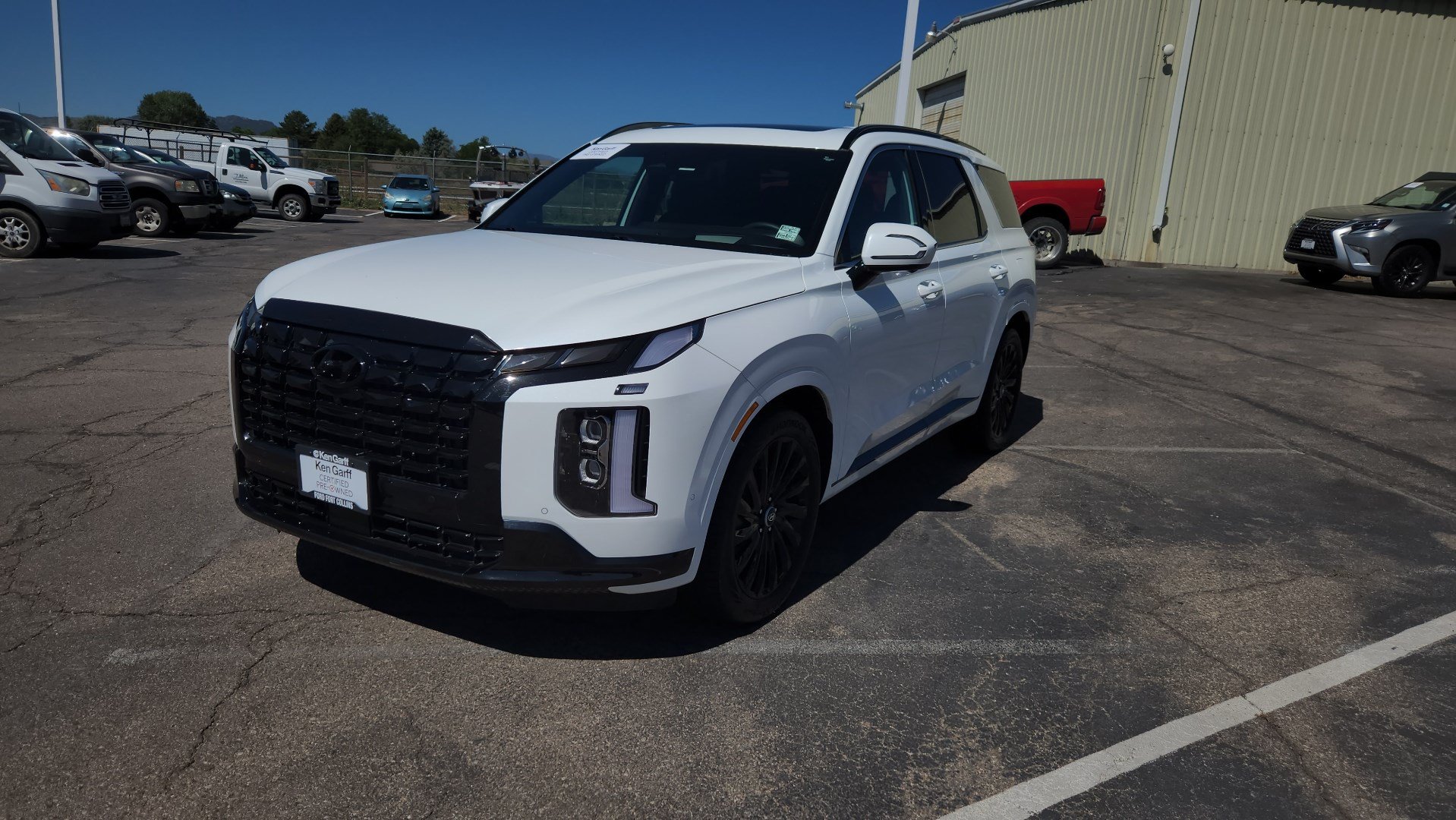 Used 2024 Hyundai Palisade Calligraphy AWD/4WD image 2