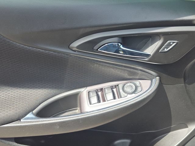 Used 2018 Chevrolet Malibu LT w/ Driver Confidence Package FWD image 13