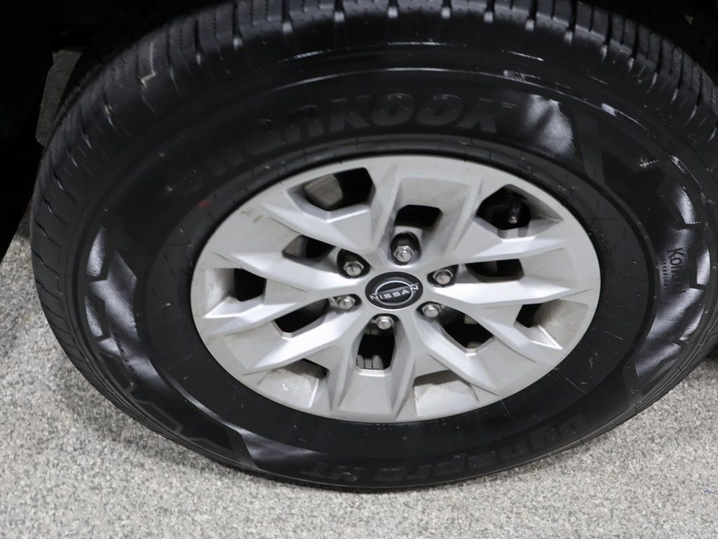 Used 2024 Nissan Frontier SV image 9