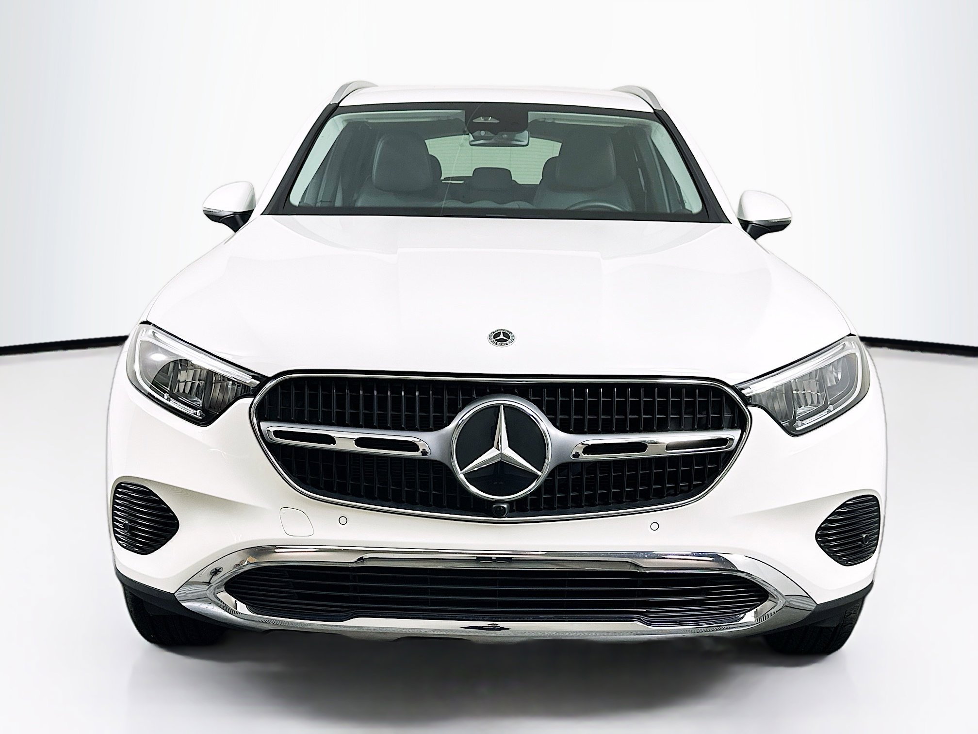Used 2024 Mercedes-Benz GLC 300 image 2