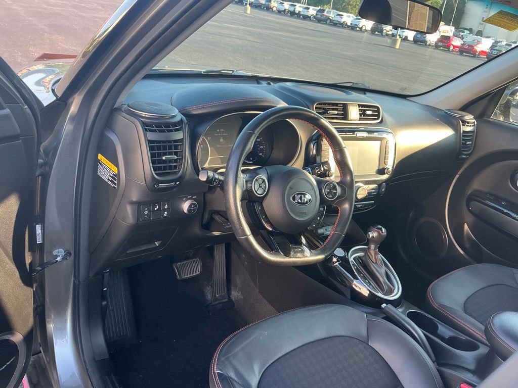 Used 2017 Kia Soul ! w/ Tech Package FWD image 17