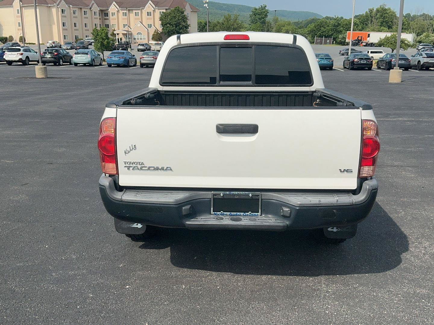 Used 2014 Toyota Tacoma 4x4 Double Cab w/ Convenience Package image 8