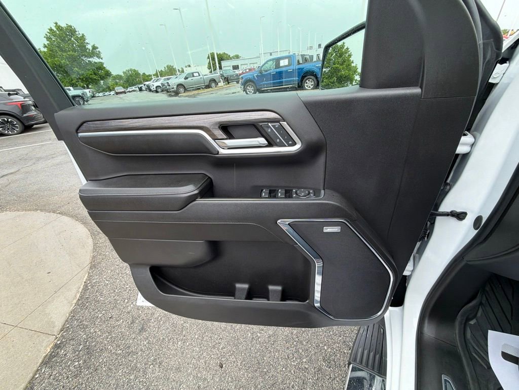 Certified 2024 Chevrolet Silverado 1500 LTZ w/ LTZ Premium Package AWD/4WD image 39