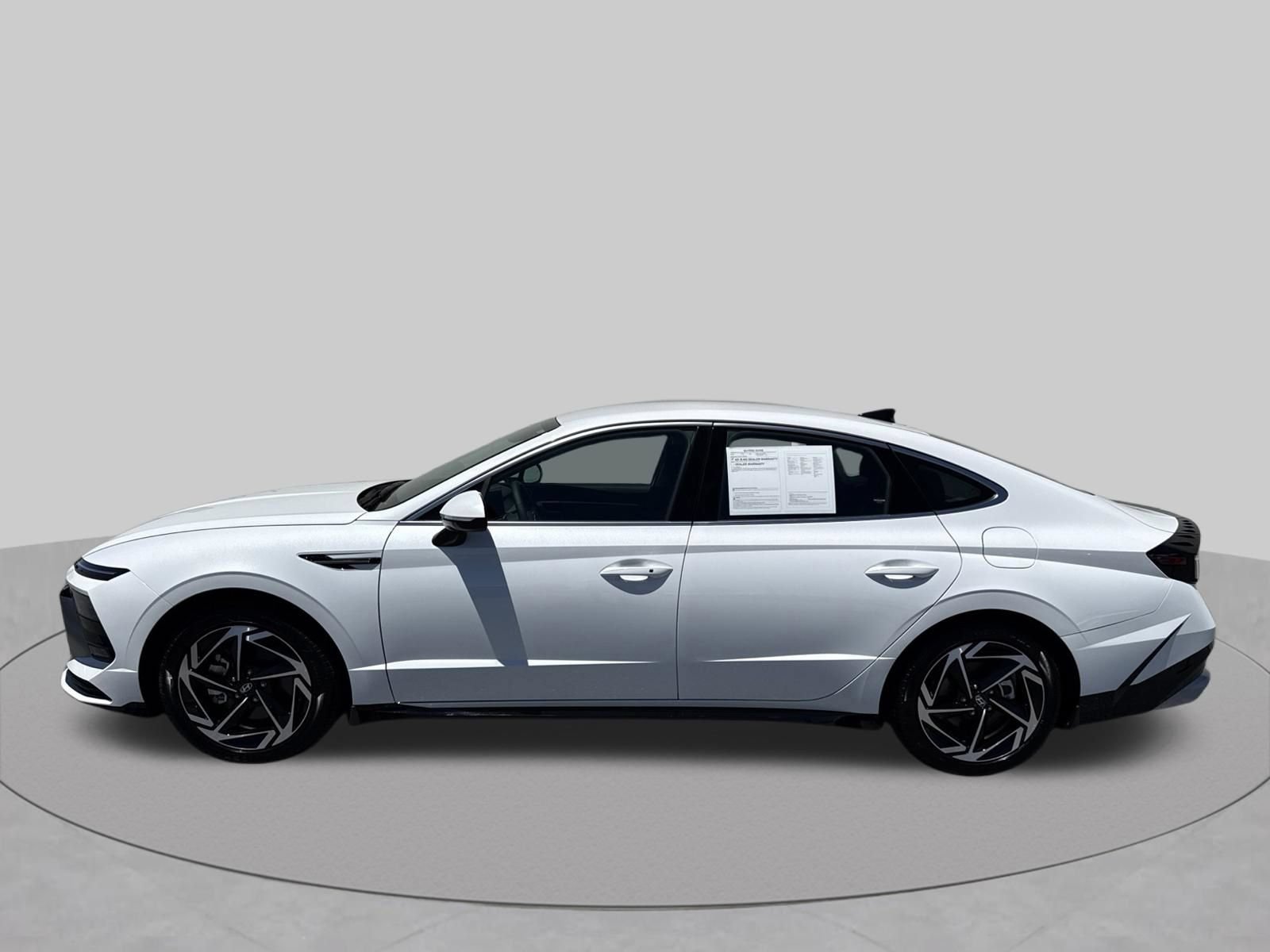 Used 2026 Hyundai Sonata SEL FWD image 4
