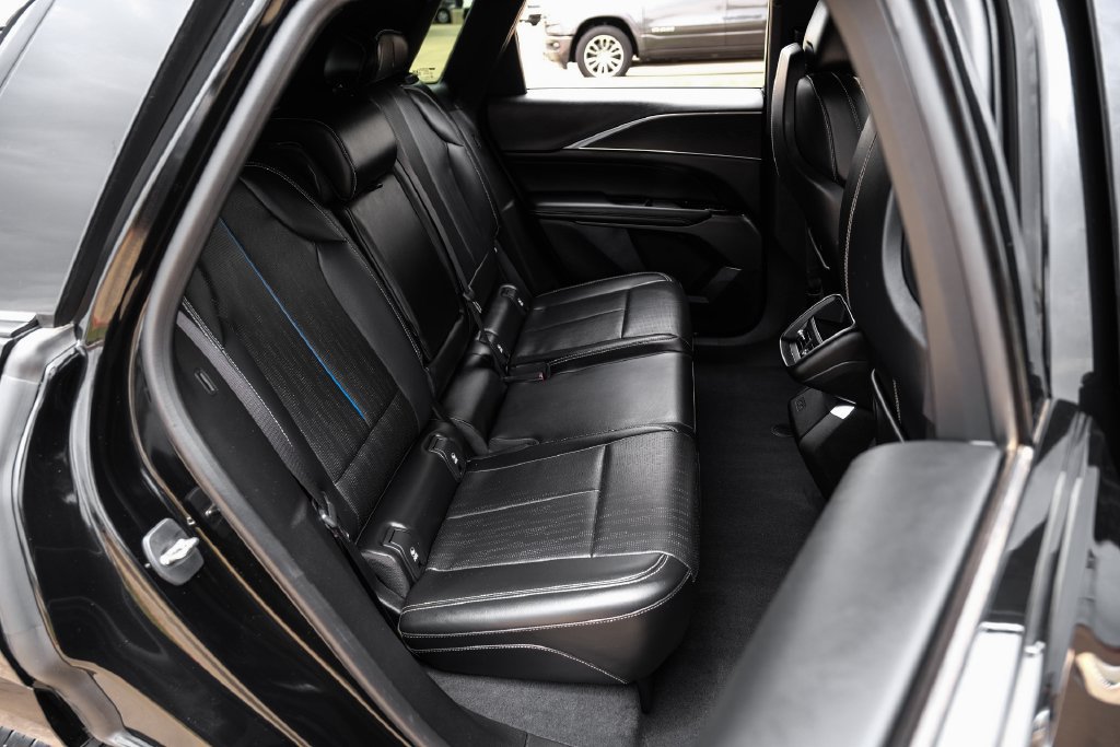 Used 2024 Cadillac Lyriq Luxury RWD image 34