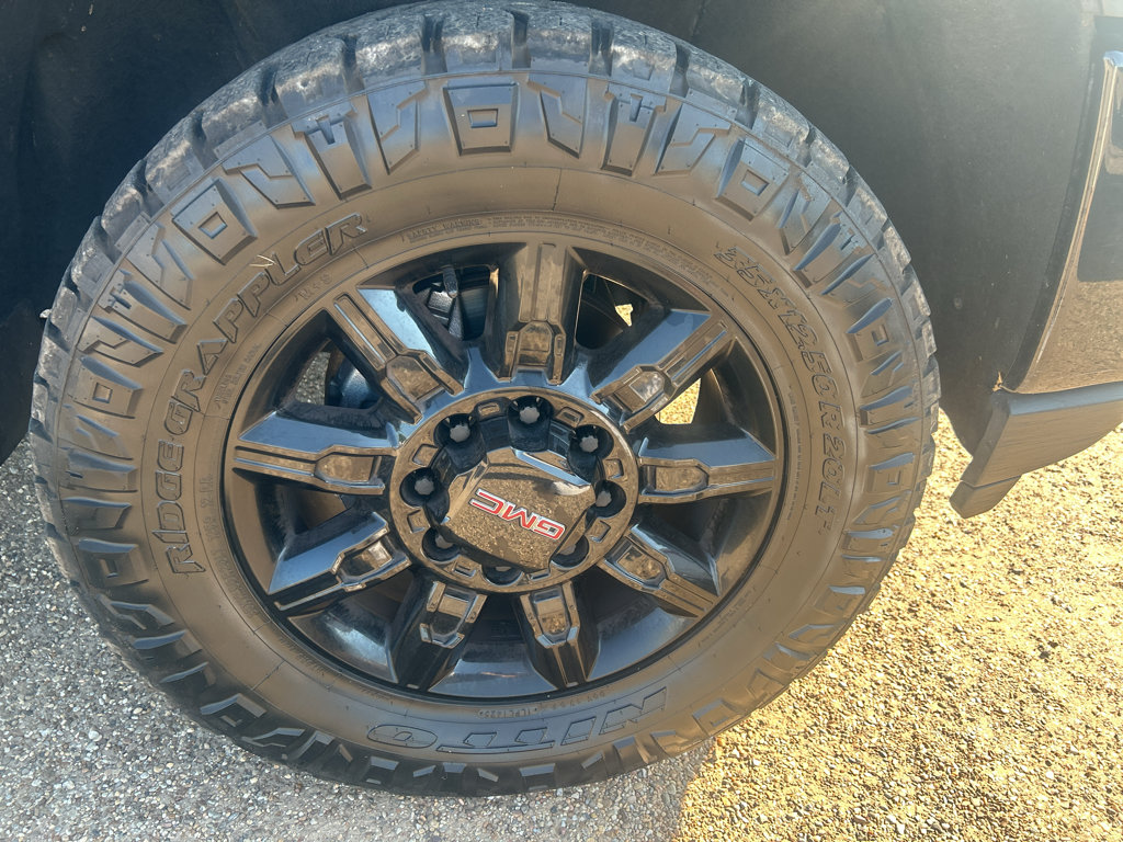 Used 2023 GMC Sierra 2500 AT4 w/ AT4 Premium Plus Package AWD/4WD image 7