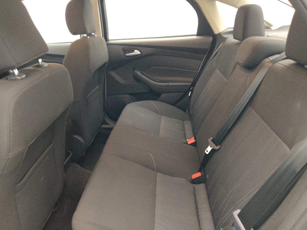 Used 2017 Ford Focus SE FWD image 18