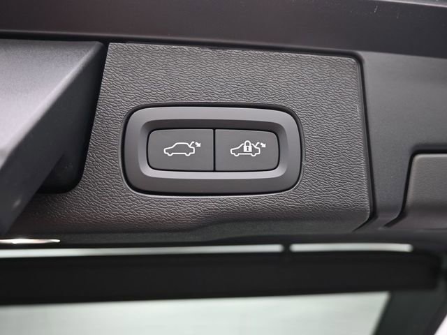 New 2026 Volvo XC60 B5 Plus w/ Protection Package Premier image 33