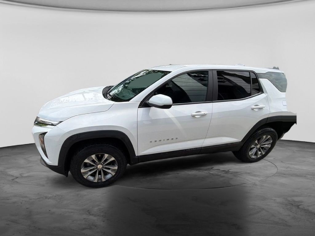 Used 2025 Chevrolet Equinox LT FWD image 2