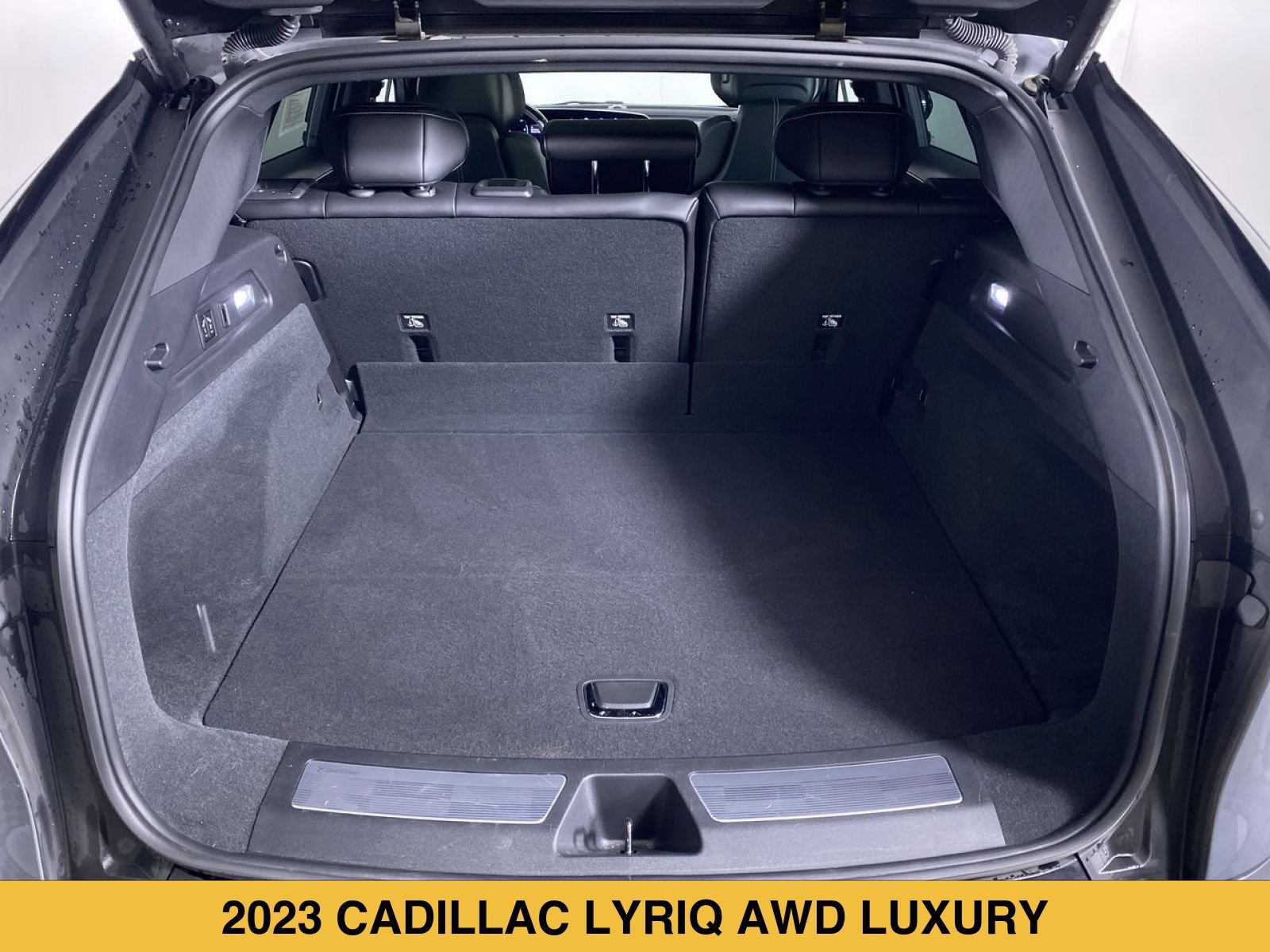 Certified 2023 Cadillac Lyriq AWD image 15
